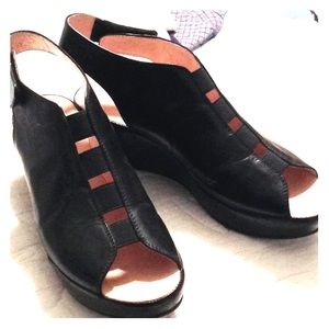Like New Connie LEATHER WEDGE SANDAL